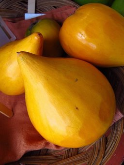 Pouteria campechiana (Eggfruit, canistel). Fruit. Hoolawa Farms Haiku, Maui, Hawaii