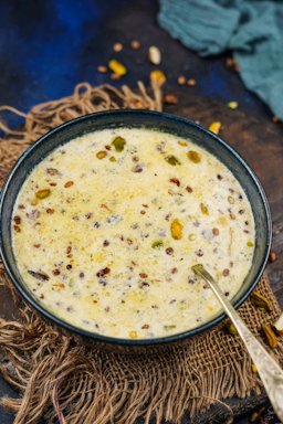 Sheer Khurma (Vermicelli Milk Dates Pudding)