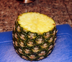 Set the pineapple upright...